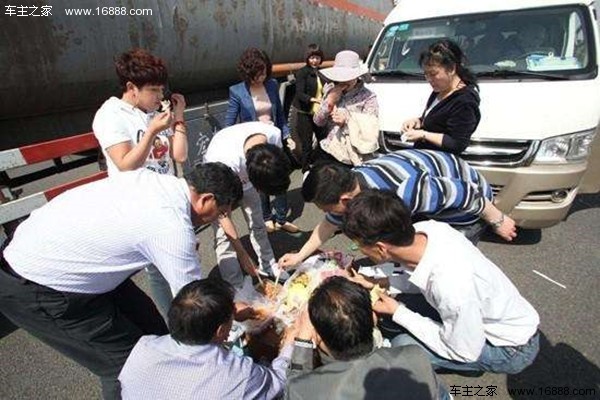 戌年春節の道に迷ったらどうしよう? 戌年春節の道に迷ったらどうしよう?