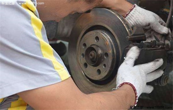 休暇中に長距離の車を使用した後は、車に大きなヘルスケアパッケージを与えることを忘れないでください 休暇中に長距離の車を使用した後は、車に大きなヘルスケアパッケージを与えることを忘れないでください