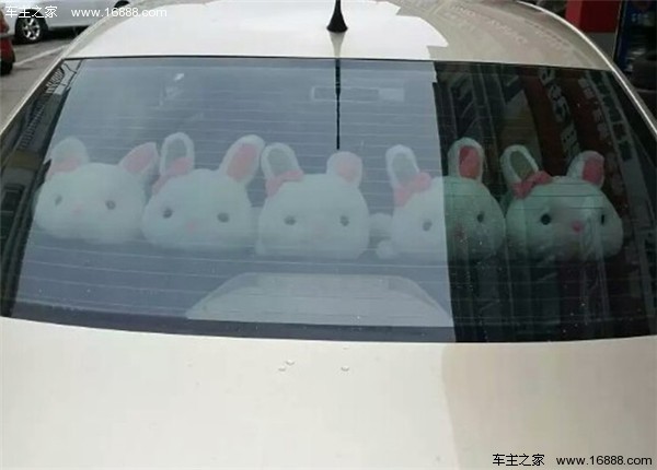 フットパッドがアクセルに引っかかって死にそうになりました! これらのカーアクセサリーを台無しにしないでください! フットパッドがアクセルに引っかかって死にそうになりました! これらのカーアクセサリーを台無しにしないでください!