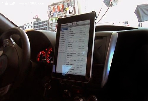 車の改造とwifiとタブレットのインストールにより、車はよりスマートになります