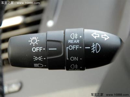 車両の健康診断を行い、冬に行うべき検査について話し合う