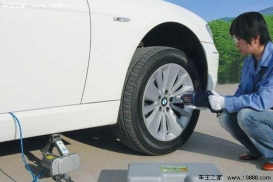 みんなの整備車でジャッキを正しく使う方法
