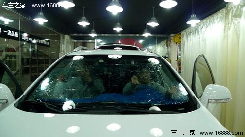 車のガラスフィルムの知識を教えるためにUV曝露を減らします 車のガラスフィルムの知識を教えるためにUV曝露を減らします