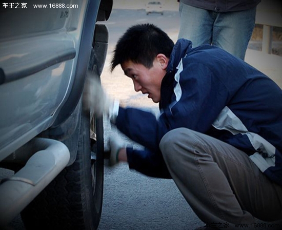 車の所有者は、車を完全に節約するための4つのヒントを確認する必要があります