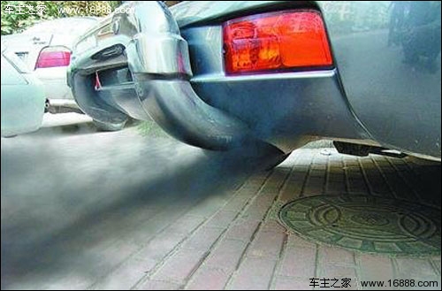 車が煙を出した場合はどうすればよいですか?排気管の煙の種類を特定するように教えてください 車が煙を出した場合はどうすればよいですか?排気管の煙の種類を特定するように教えてください