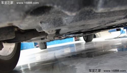オイル漏れは車の性能に影響を与える