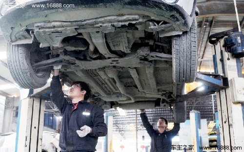 誤使用や怪我を防ぐための車のメンテナンスの注意点をご紹介します。 誤使用や怪我を防ぐための車のメンテナンスの注意点をご紹介します。