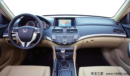 秋の車メンテナンス豆知識：季節の変わり目は車内の掃除が必要